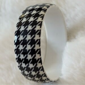 Bracelet Houndstooth Bangle Black White acrylic office business casual classic